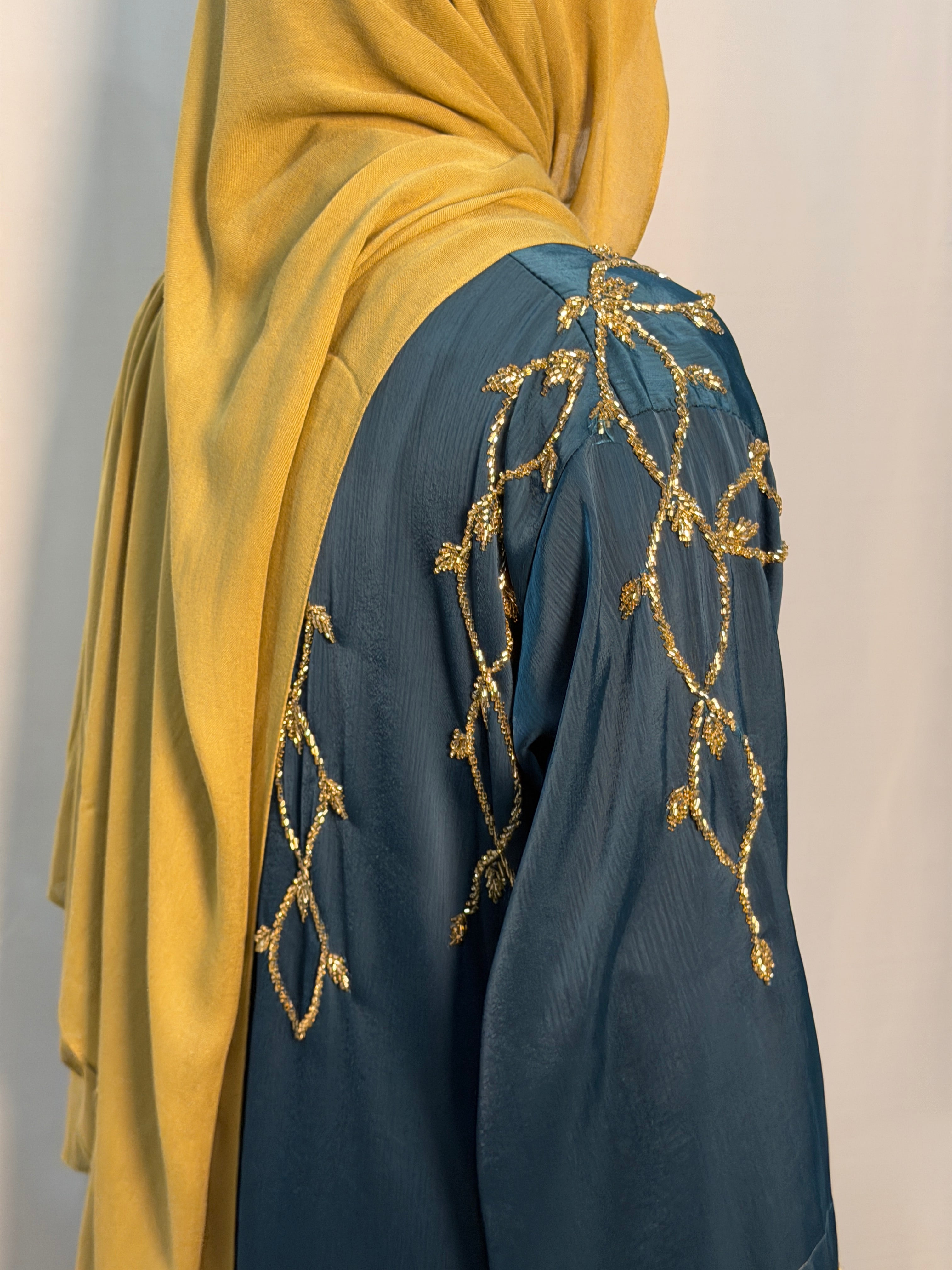 Noor Vine button-up Abaya