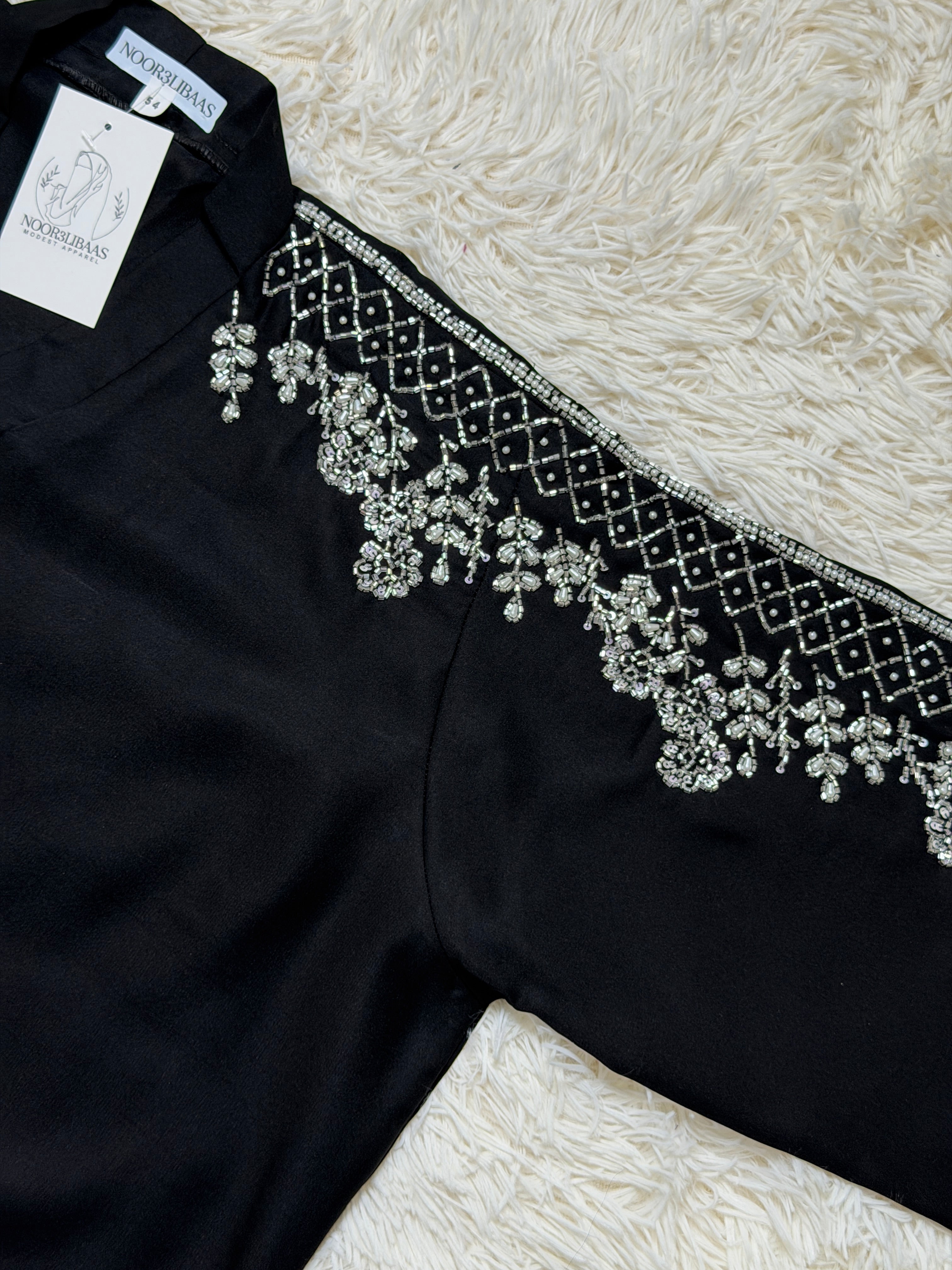 Layl- Abaya